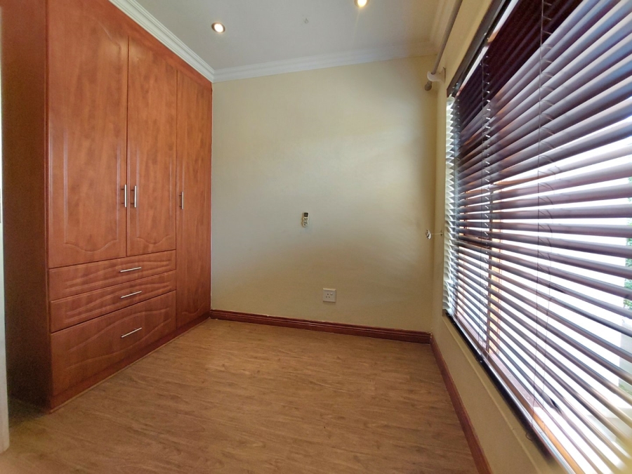 3 Bedroom Property for Sale in Gateway Manor North West